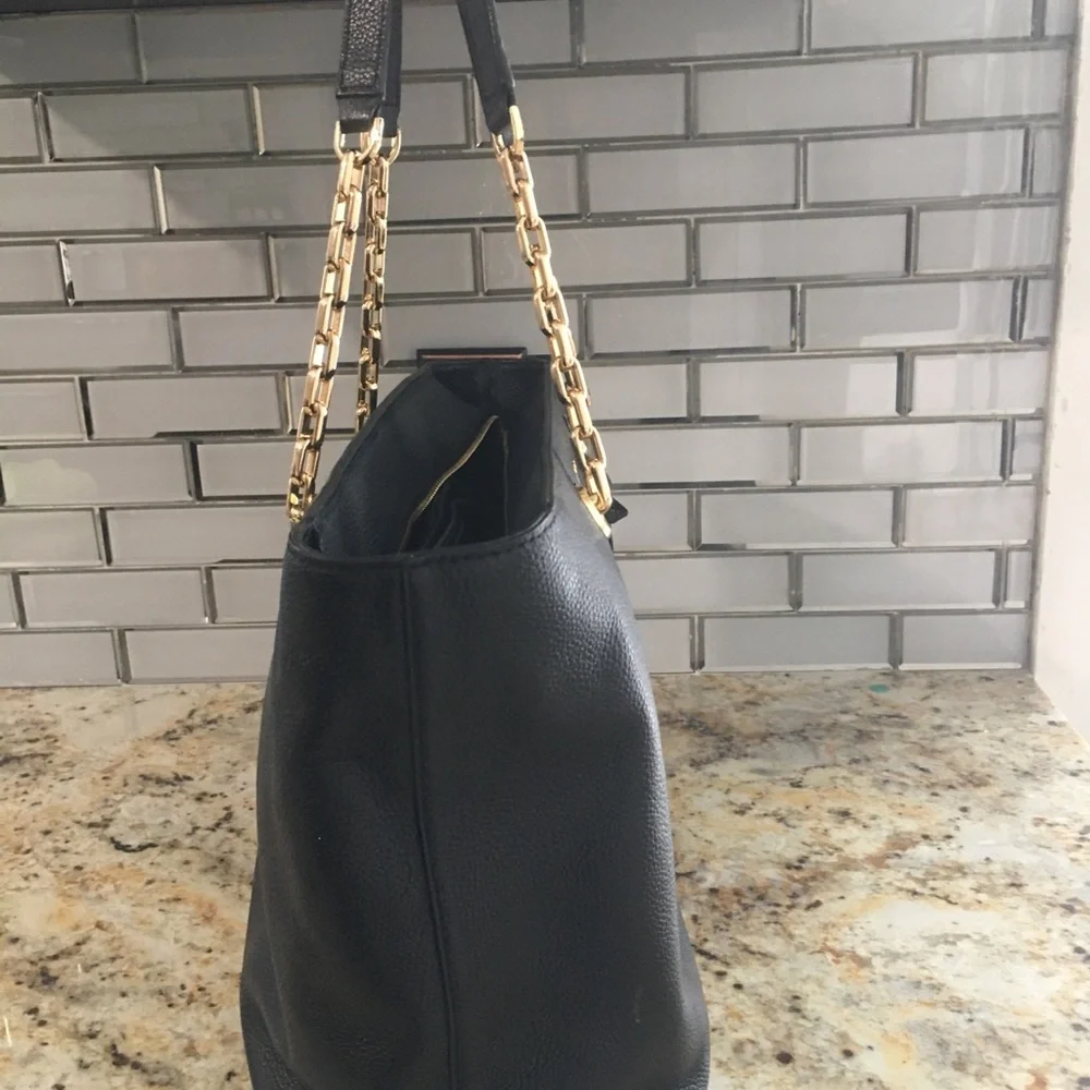 Michael Kors 👜 - Picture 6 of 10